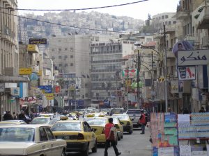 De hoofdstad van Jordanië, Amman, kent een ietwat monotone bouwstijl.