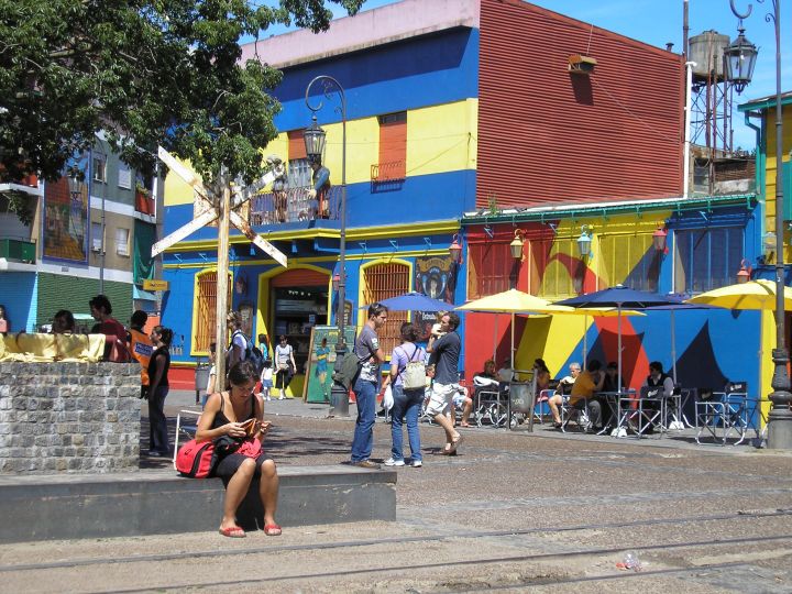 La Boca in Buenos Aires: een paar gekleurde huizen, en dat is het dan wel zo'n beetje.