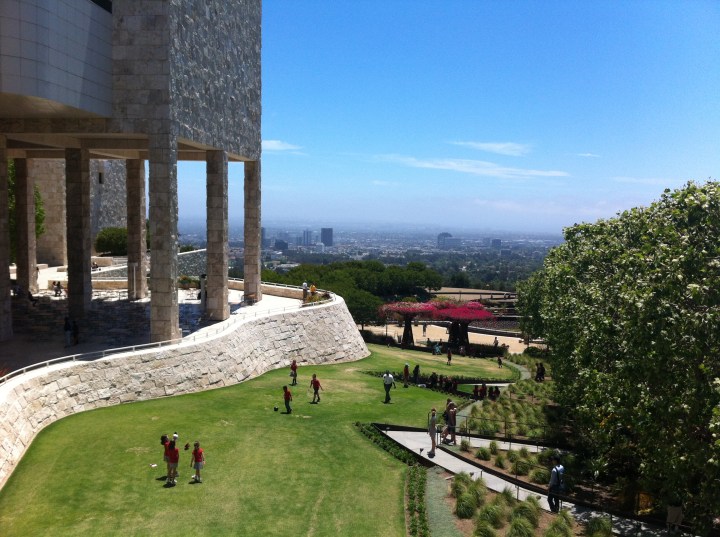 Zicht op Los Angeles vanuit culturele instelling Getty Center, in het westen van de stad.